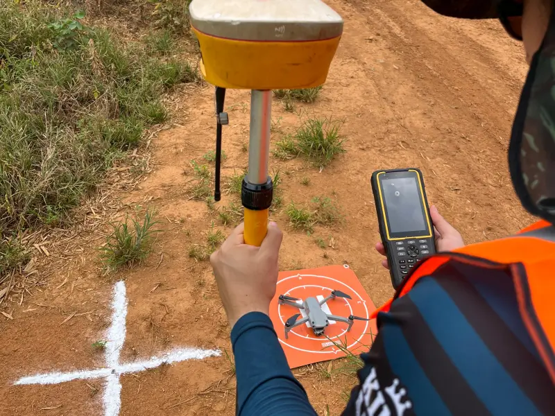Levantamento planialtimétrico cadastral com GPS RTK em área rural de Mato Grosso