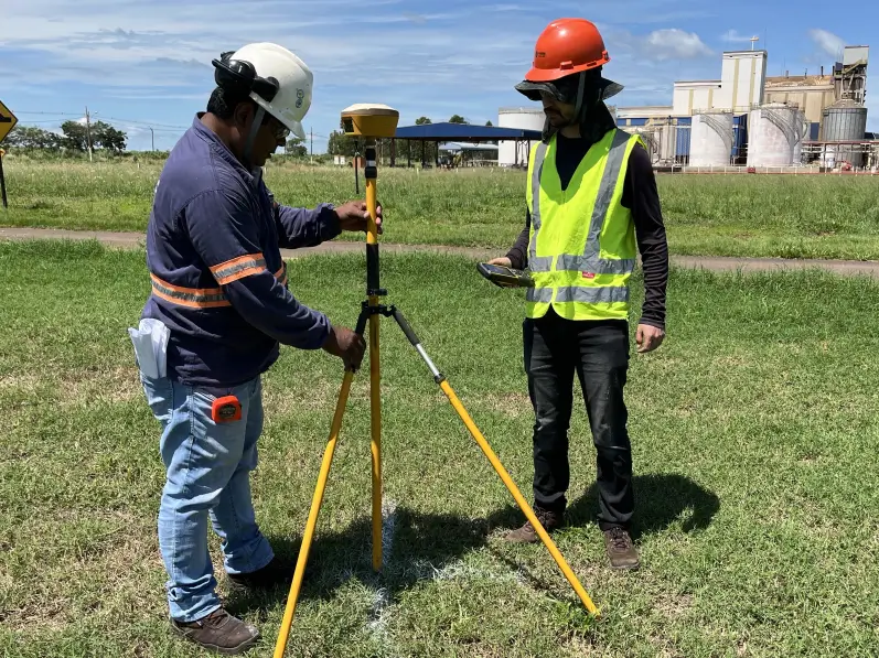 Levantamento planialtimétrico cadastral com GPS RTK em área rural de Mato Grosso